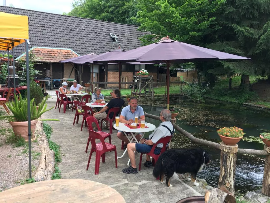 Biergarten am Wasser