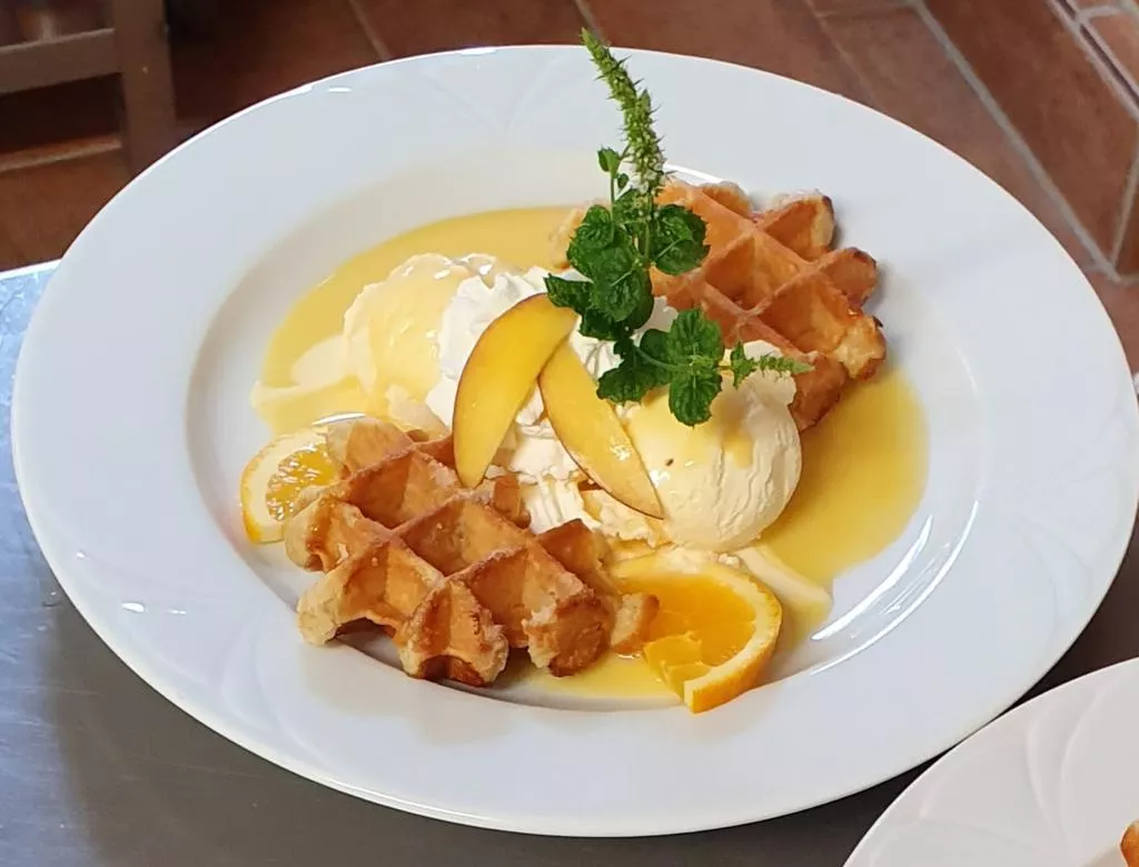 Dessert Waffel mit Eis